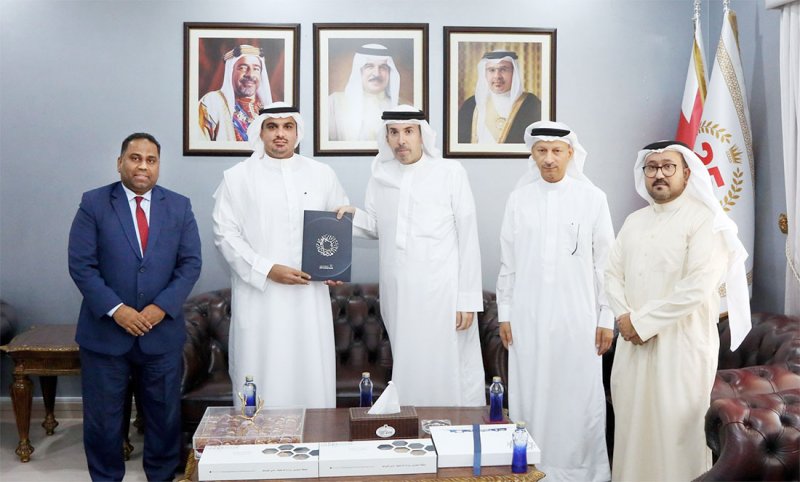محافظ العاصمة يشيد بجهود البنك الأهلي المتحد في تفعيل الشراكة المجتمعية