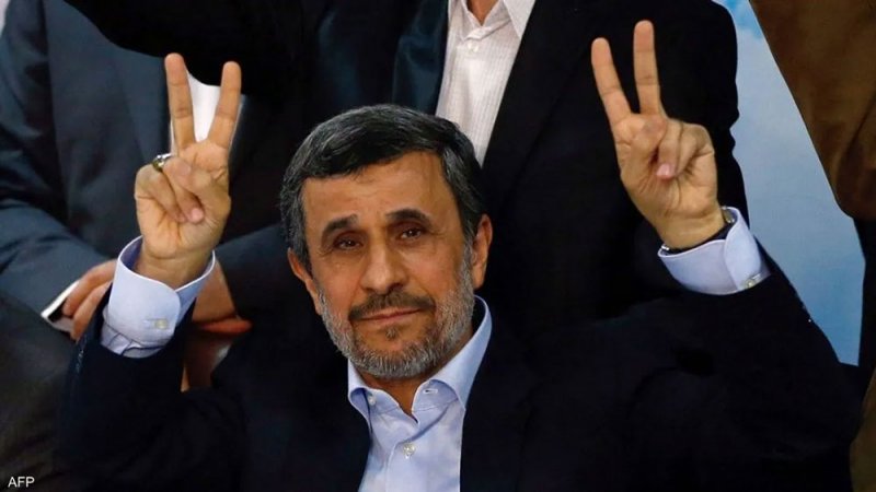 انتخابات رئاسة إيران.. نجاد يقدم أوراق ترشحه