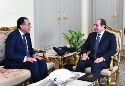الرئيس المصري يقبل استقالة الحكومة ويكلف مصطفي مدبولي بتشكيل حكومة جديدة