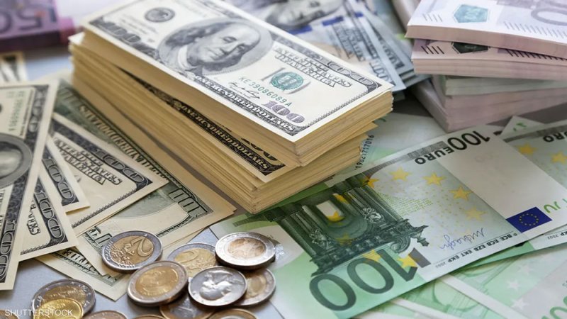 الدولار مستقر مع عودة التوقعات بخفض أسعار الفائدة