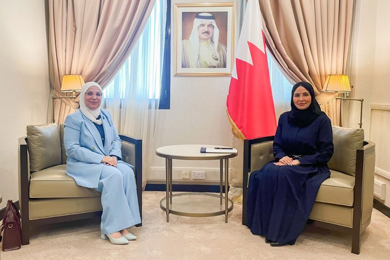 مدير عام التعاون الدولي بوزارة الخارجية تستقبل ممثلة منظمة الصحة العالمية في البحرين