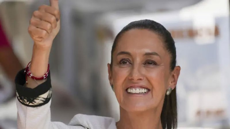سحقت منافسيها.. أول امرأة تفوز برئاسة المكسيك