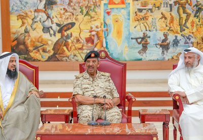 القائد العام لقوة دفاع البحرين يستقبل الشيخ الدكتور عثمان بن محمد الخميس