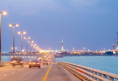 تدشين التوسعة الجديدة وصالة المسافرين بجسر الملك فهد