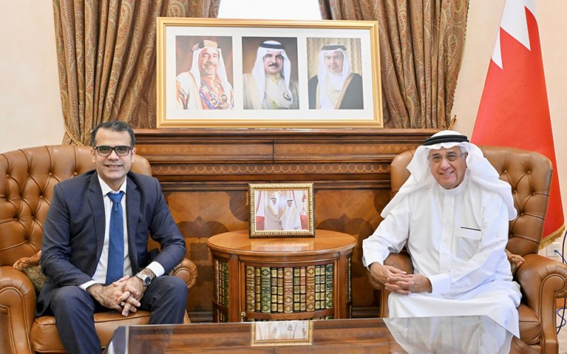 مستشار جلالة الملك لشؤون الإعلام يستقبل السفير الباكستاني لدى المملكة