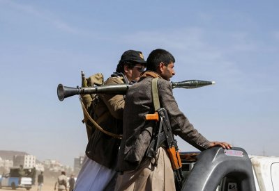 من اليمن إلى الصومال.. حديث عن صفقة أسلحة بين الحوثي والشباب