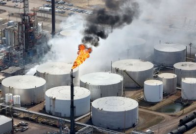 تحسن في آفاق الطلب يقود أسعار النفط للارتفاع