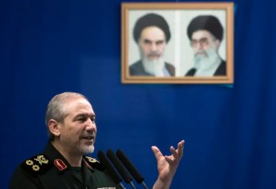مستشار خامنئي للإيرانيين: انتخبوا رئيساً لا يتحدث خلافاً للمرشد
