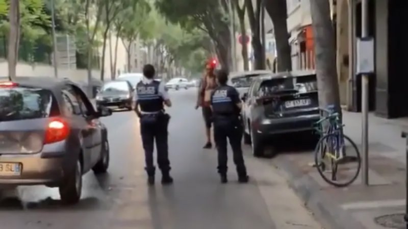 فيديو يغضب الفرنسيين.. شرطيات يفشلن في القبض على مطلوب
