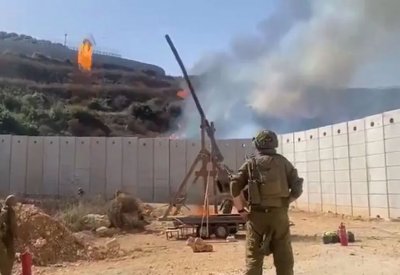 الجيش الإسرائيلي يحرق جنوب لبنان بواسطة "المنجنيق"