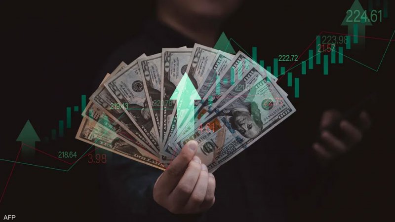 الدولار ينتعش بعد توقع خفض الفائدة لمرة واحدة في 2024