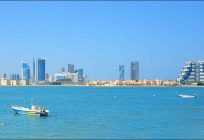 الطقس حار خلال النهار ورطب ليلًا
