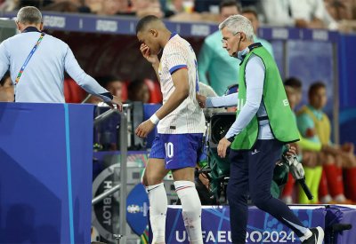 بعد إصابته.. "تلميح" من مبابي بشأن فرص مشاركته في يورو 2024