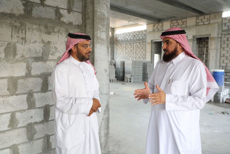 رئيس "الأوقاف السنية" يتفقد مشروع مسجد موزة الرميحي في إسكان الرملي الجديد  