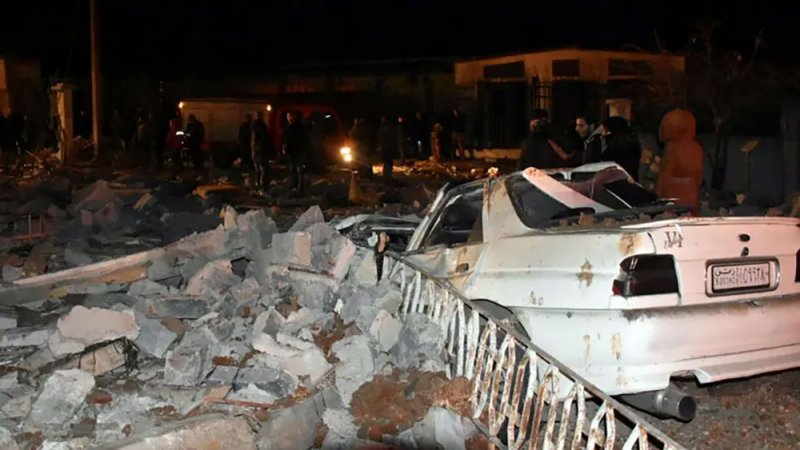 إسرائيل تهاجم الجنوب في لبنان وسوريا.. مقتل ضابط سوري و3 عناصر من حزب الله