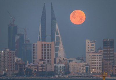 آل عصفور : أربع اكتمالات للقمر في هذا الصيف