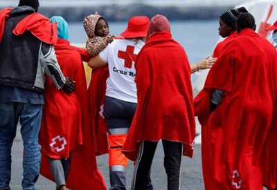غرق 5 وإنقاذ 68 مهاجرًا خلال إبحارهم إلى جزر الكناري الإسبانية