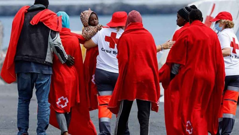غرق 5 وإنقاذ 68 مهاجرًا خلال إبحارهم إلى جزر الكناري الإسبانية