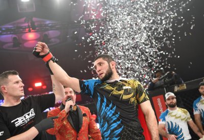 مقاتل فريق KHK MMA إكرام أليسكروف يستعد لكتابة التاريخ في بطولة UFC