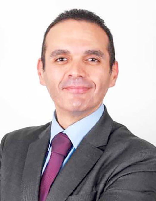 مدحت نافع