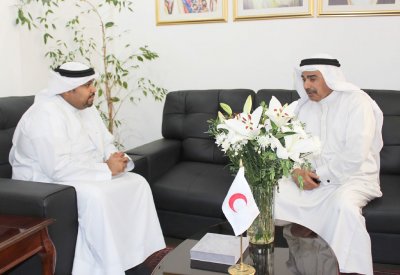 أمين عام “الهلال الأحمر البحريني” لـ“البلاد”: إرسـال 1000 كرسي متحـرك إلى ضحايــا في غـــزة
