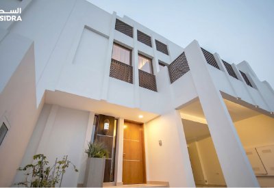 نزاع قانوني بين "ديار المحرق" و"بن فقيه" يعلق أعمال البنية التحتية بمشروع "السدرة"