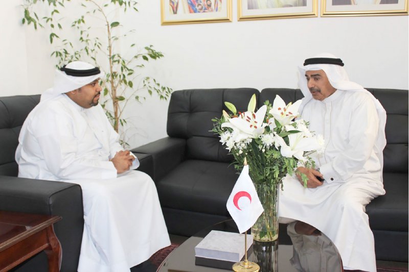 أمين عام “الهلال الأحمر البحريني” لـ“البلاد”: إرسـال 1000 كرسي متحـرك إلى ضحايــا في غـــزة