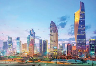 دولة خليجية تُعيد المعلمين المتقاعدين إلى وظائفهم