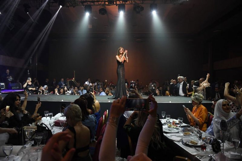 نانسي عجرم تتألق بحفل جماهيري في إسطنبول
