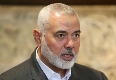 إسرائيل تقصف منزلاً لعائلة هنية بغزة.. مقتل شقيقته و12 آخرين