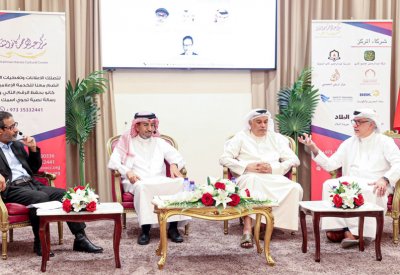 صانع مبدع ومؤمن بتعميق التفاعل بين مختلف التجارب الفنية