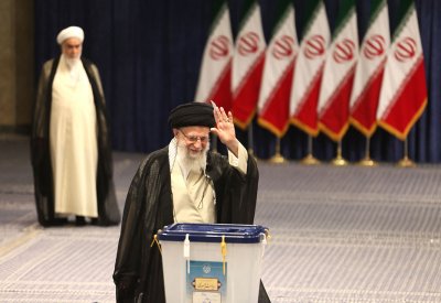 إيران.. بزشكيان يتقدم في النتائج الأولية للانتخابات الرئاسية