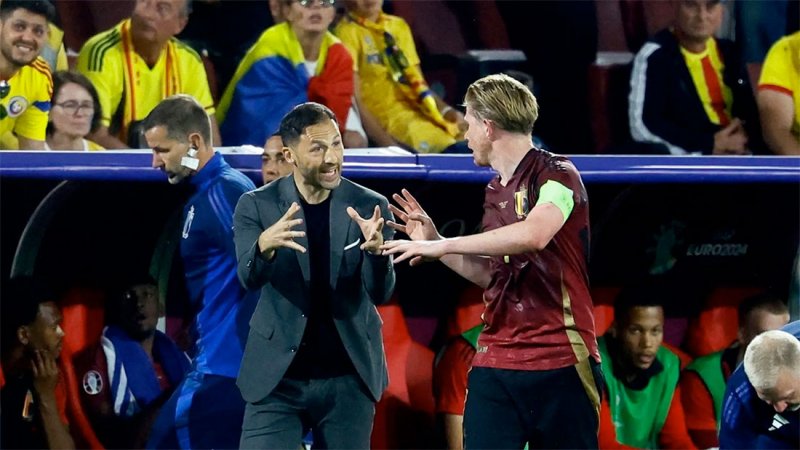 مدرب بلجيكا ينتقد تنظيم ألمانيا.. إشارات حمراء وسرعة 20 كم