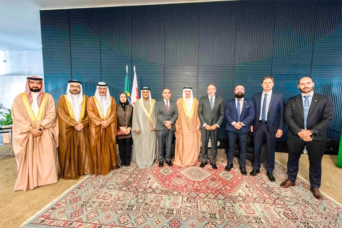  رئيس مجلس النواب البحريني ونظيره البرازيلي والسفير البحريني بالبرازيل يتوسطون نوابا من المجلسين 