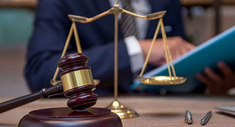 إيقاف محاميين عن مزاولة المهنة عامين