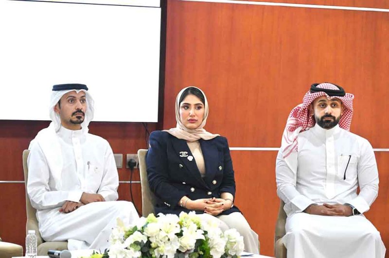 النيابة العامة تشارك في الجلسة الحوارية بعنوان "أهم ملامح تطور التشريعات المتعلقة بالقطاع القضائي والعدلي في العهد الزاهر لحضرة صاحب الجلالة الملك المعظم"
