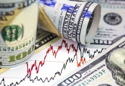 الدولار يصعد مدعوما بعوائد السندات الأميركية