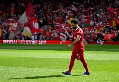 صلاح يرفض "تهديدات" ليفربول ويضع مسؤوليه في "مأزق"