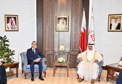 وزير الداخلية يبحث مع السفير الفرنسي تعزيز التعاون وتبادل الخبرات بين البلدين