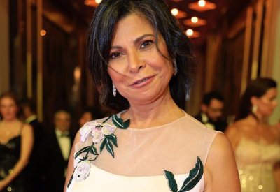 فنانة شهيرة توصي بخروج جنازتها من المسرح قبل المسجد عند وفاتها