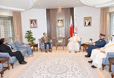 معالي وزير الداخلية يبحث مع السفير الأمريكي تطوير العمل المشترك