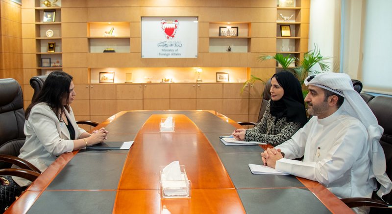 مدير عام التعاون الدولي بـ"الخارجية" تستقبل مدير مكتب برنامج الأمم المتحدة الإنمائي لدى مملكة البحرين بالإنابة