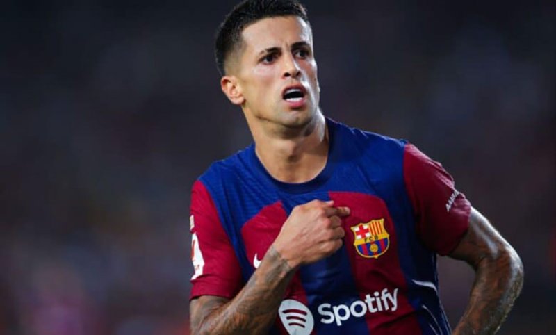 مانشستر سيتي يضغط على برشلونة بعروض سعودية