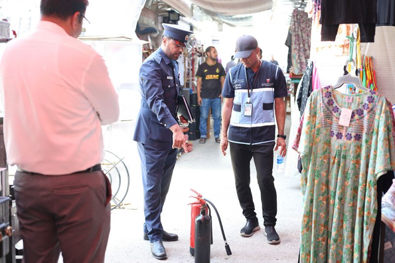 بلدية المنطقة الجنوبية تقيم حملة تفتيشية لاشتراطات الأمن والسلامة بالسوق الشعبي