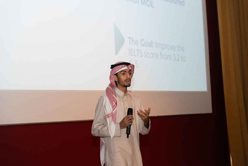 طلبة "تقنية المعلومات" بجامعة البحرين و"بوليتكنك البحرين" يعرضون أفكارهم أمام خبراء و مستثمرين