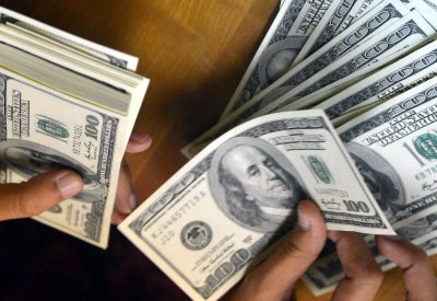 الدولار يرتفع بعد تعليقات حذرة لرئيس الفدرالي الأميركي