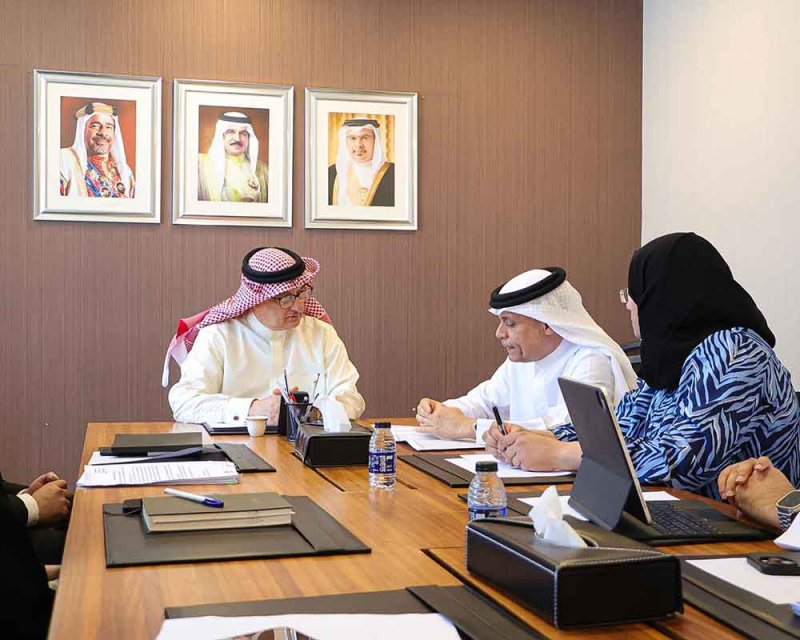 لبحث تنفيذ مبادرة خالد بن حمد للطاقة البديلة.. اجتماع بين "الرياضة" و"المالية" و"الكهرباء"