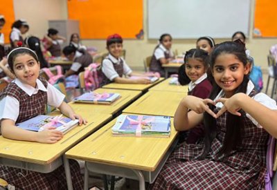 الإثنين.. اليوم الأخير لاستلام طلبات تفصيل الملابس المدرسية