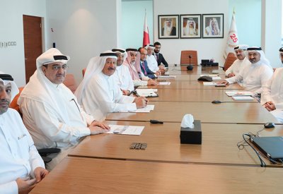 وزير الصناعة والتجارة يستقبل رئيس وأعضاء جمعية المقاولين البحرينية