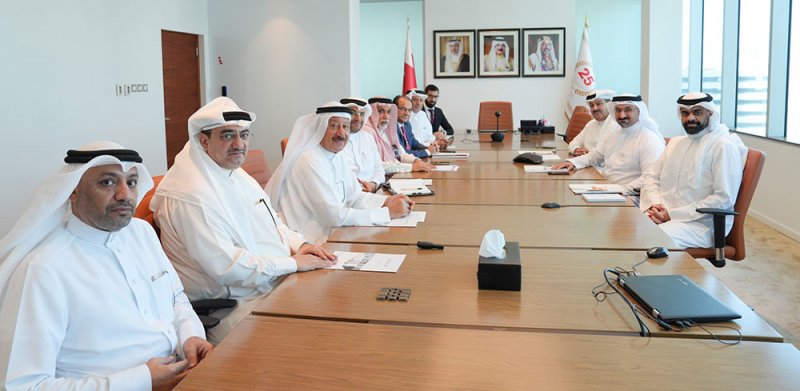 وزير الصناعة والتجارة يستقبل رئيس وأعضاء جمعية المقاولين البحرينية